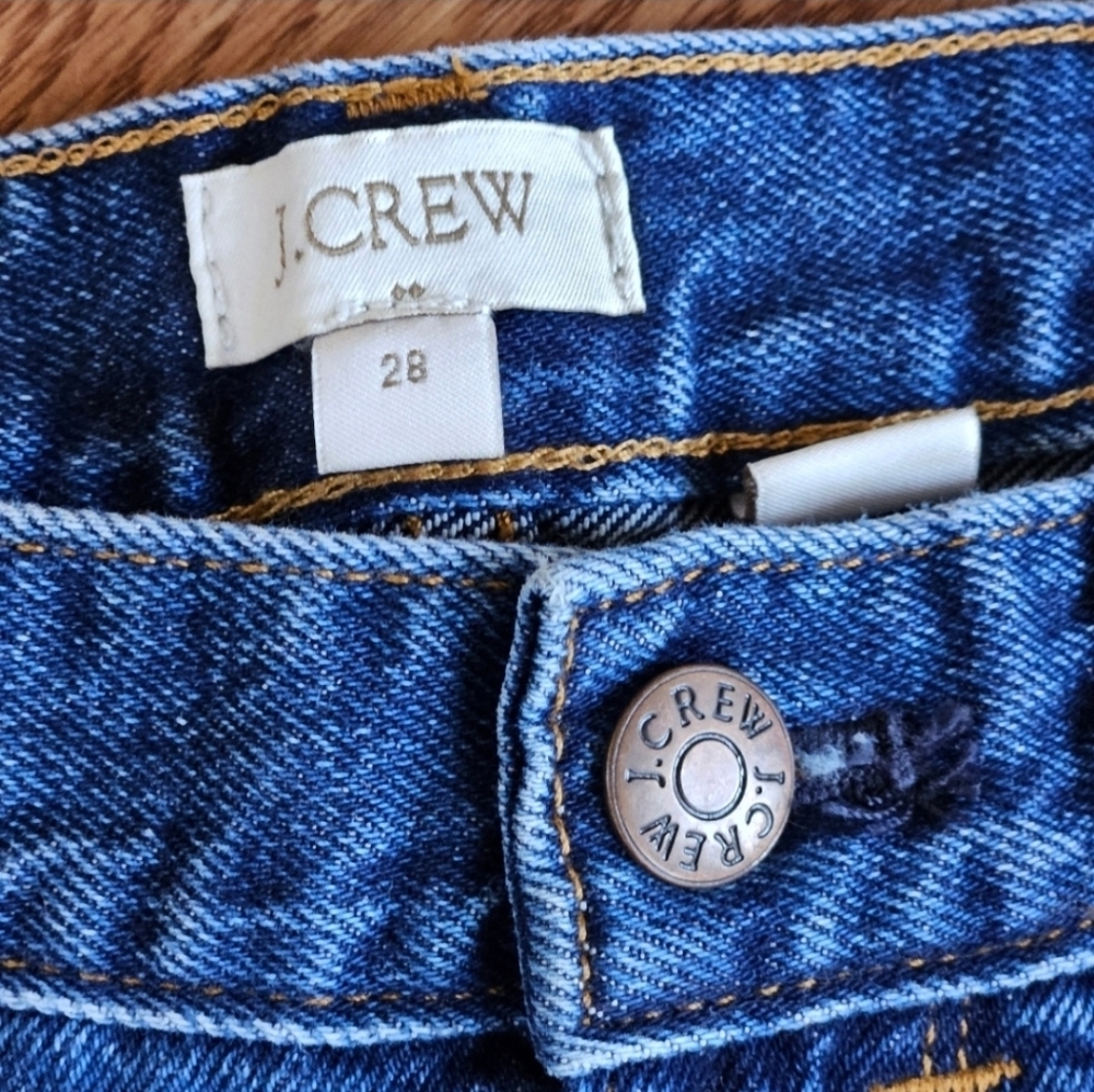 J CREW WOMEN'S SHORTS W/ RAW HEM SIZE 28 - Picture 3 of 3